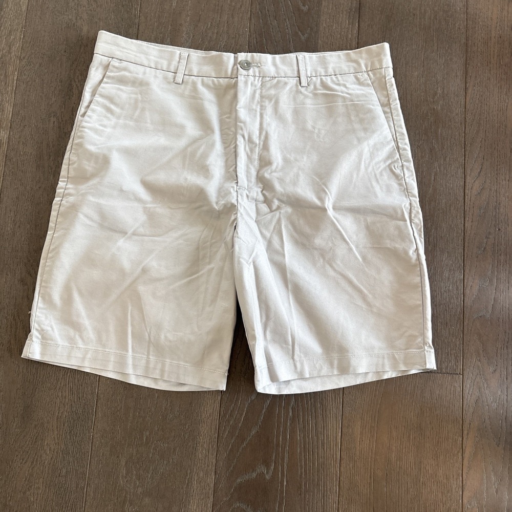 Calvin Klein Shorts Size 36 Light Gray